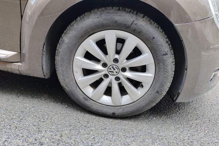 Used Volkswagen Beetle 2013 1.2TSI Comfort Model Right Front Wheel Hub