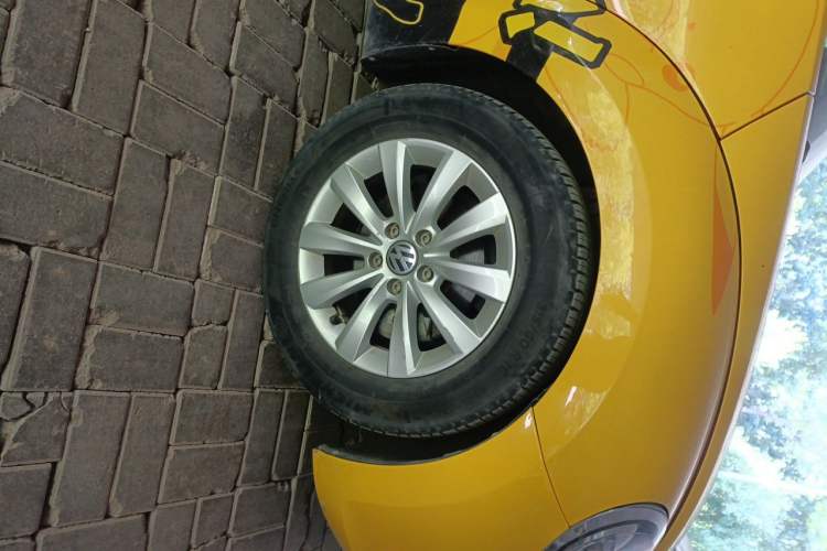 Used Volkswagen Beetle 2013 1.2TSI Comfort Model Right Front Wheel Hub