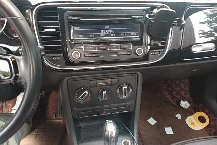 Used Volkswagen Beetle 2014 1.4TSI Fashion Edition Audio And AC Panel