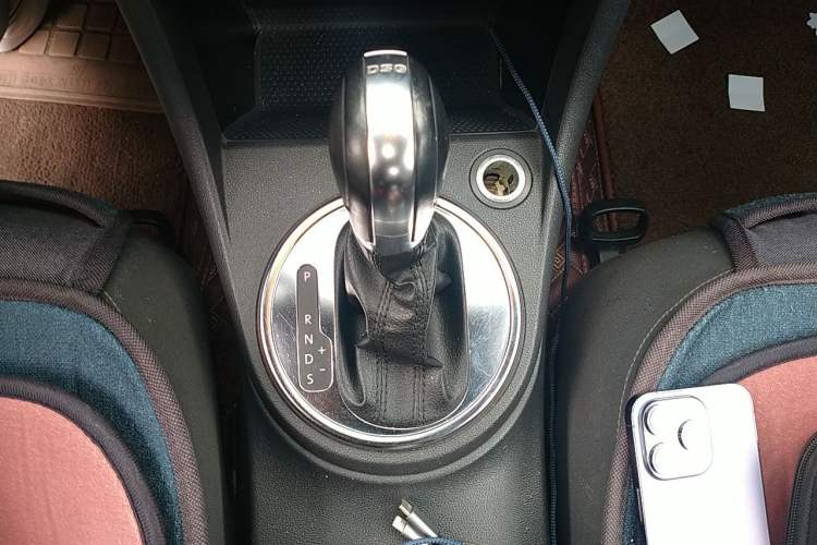Used Volkswagen Beetle 2014 1.4TSI Fashion Edition Gear Lever