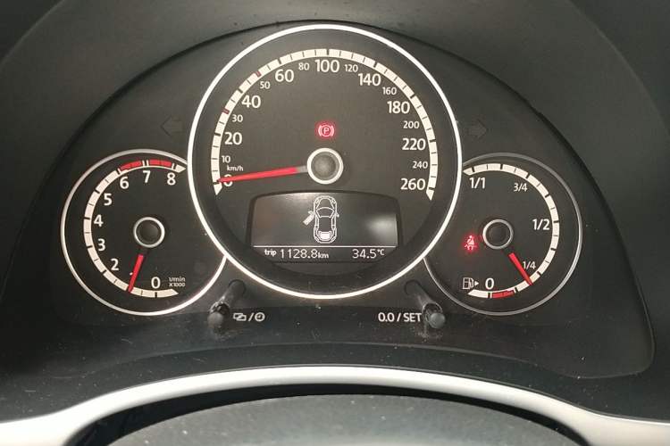 Used Volkswagen Beetle 2014 1.4TSI Fashion Edition Instrument Cluster