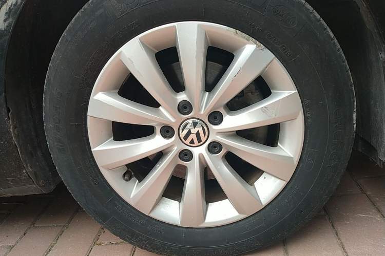 Used Volkswagen Beetle 2014 1.4TSI Fashion Edition Right Front Wheel Hub