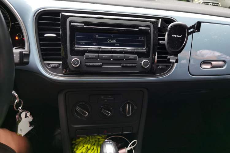 Used Volkswagen Beetle 2014 1.2TSI Fashion Edition Audio And AC Panel