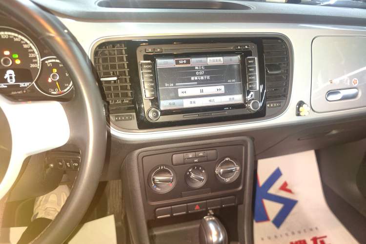Used Volkswagen Beetle 2014 1.4TSI Fashion Edition Audio And AC Panel