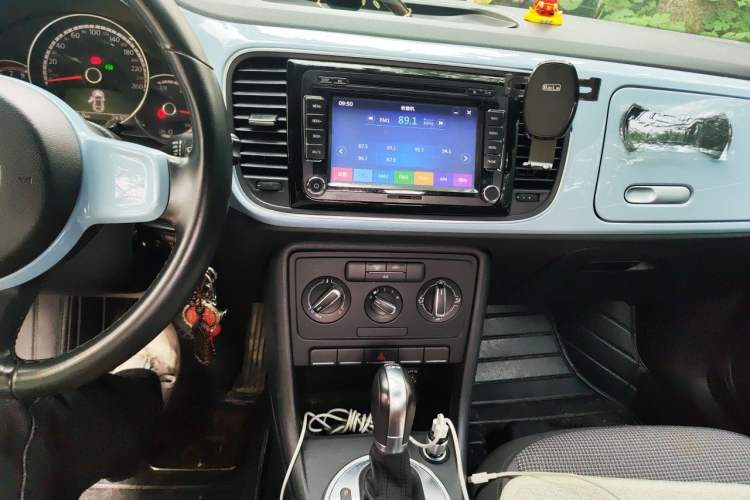 Used Volkswagen Beetle 2014 1.4TSI Fashion Edition Audio And AC Panel
