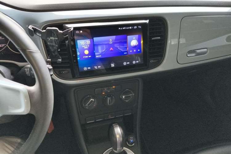 Used Volkswagen Beetle 2014 1.4TSI Fashion Edition Audio And AC Panel