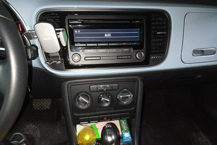 Used Volkswagen Beetle 2014 1.4TSI Fashion Edition Audio And AC Panel