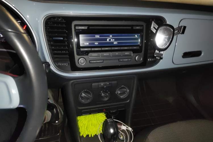 Used Volkswagen Beetle 2014 1.2TSI Fashion Edition Audio And AC Panel