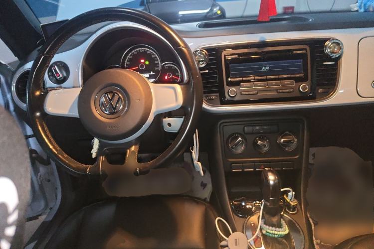 Used Volkswagen Beetle 2014 1.4TSI Fashion Edition Center Console