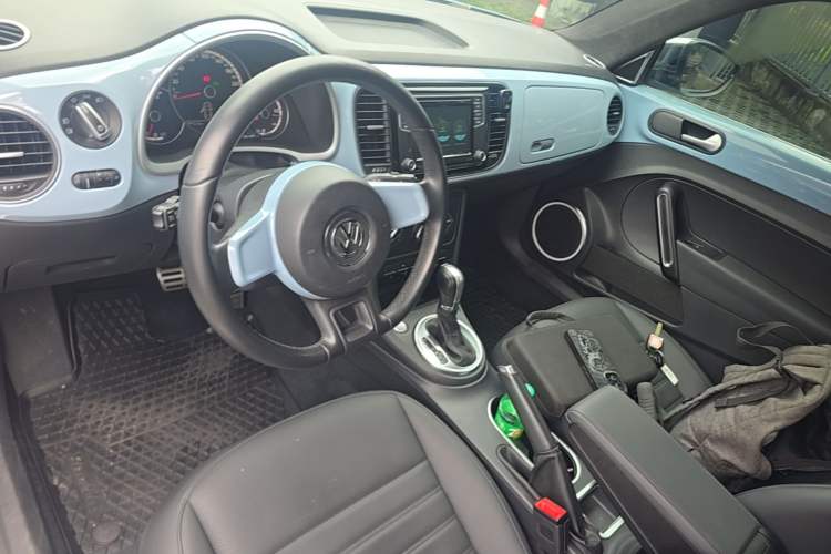 Used Volkswagen Beetle 2014 1.2TSI Comfort Model Center Console