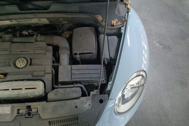 Used Volkswagen Beetle 2014 1.4TSI Comfort Model Engine Bay Left