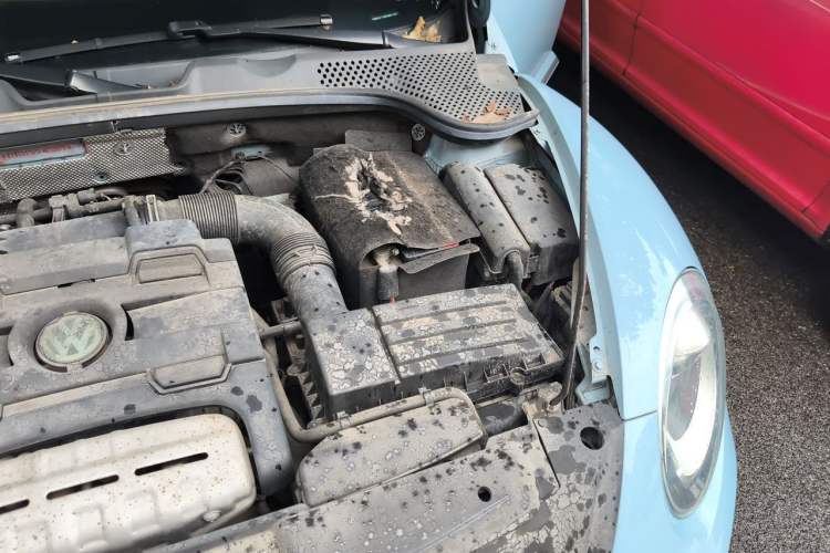 Used Volkswagen Beetle 2014 1.4TSI R-Line Engine Bay Left