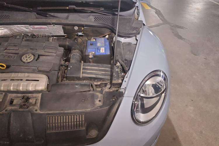 Used Volkswagen Beetle 2014 1.4TSI Fashion Edition Engine Bay Left