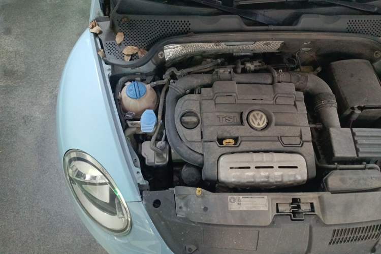 Used Volkswagen Beetle 2014 1.4TSI Comfort Model Engine Bay Right