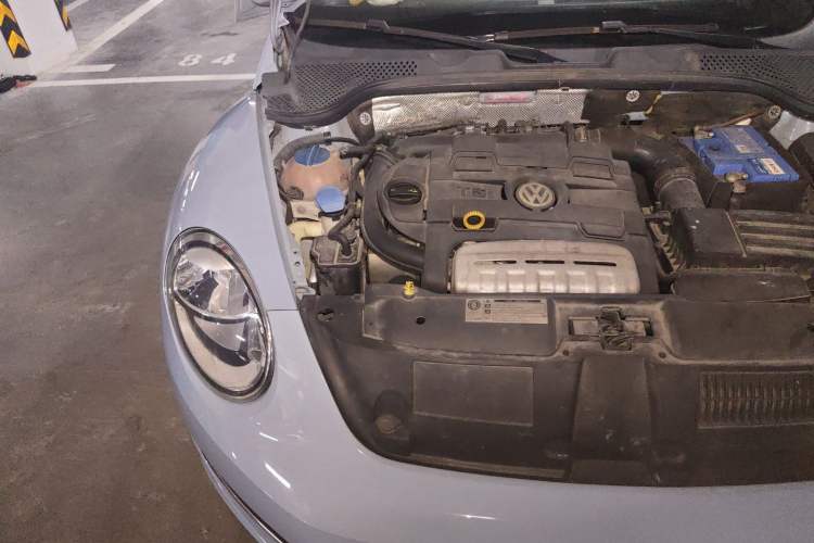 Used Volkswagen Beetle 2014 1.4TSI Fashion Edition Engine Bay Right
