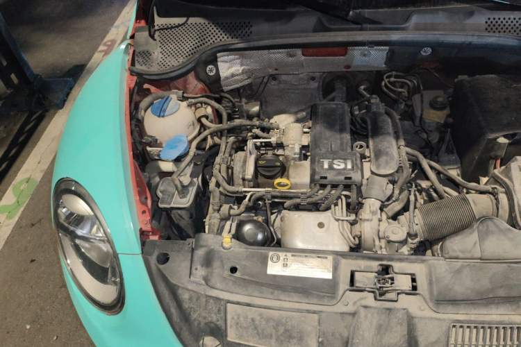 Used Volkswagen Beetle 2014 1.2TSI Fashion Edition Engine Bay Right