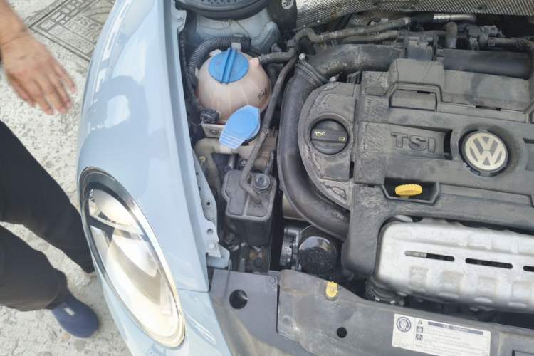 Used Volkswagen Beetle 2014 1.4TSI Fashion Edition Engine Bay Right