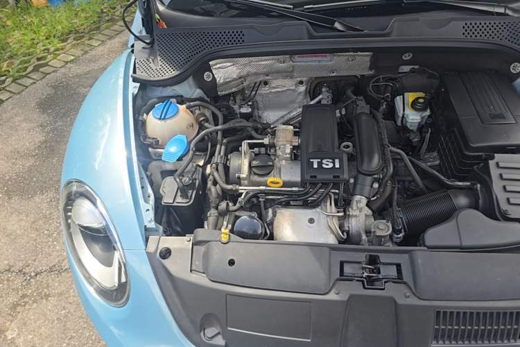 Used Volkswagen Beetle 2014 1.2TSI Comfort Model Engine Bay Right
