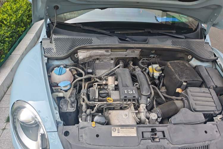 Used Volkswagen Beetle 2014 1.2TSI Fashion Edition Engine Bay Right