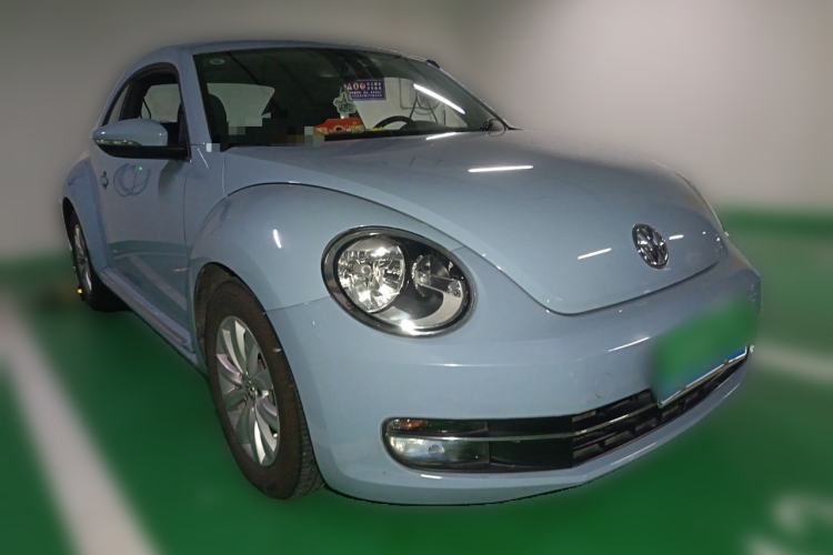 Used Volkswagen Beetle 2014 1.4TSI Fashion Edition Front Right 45 Deg