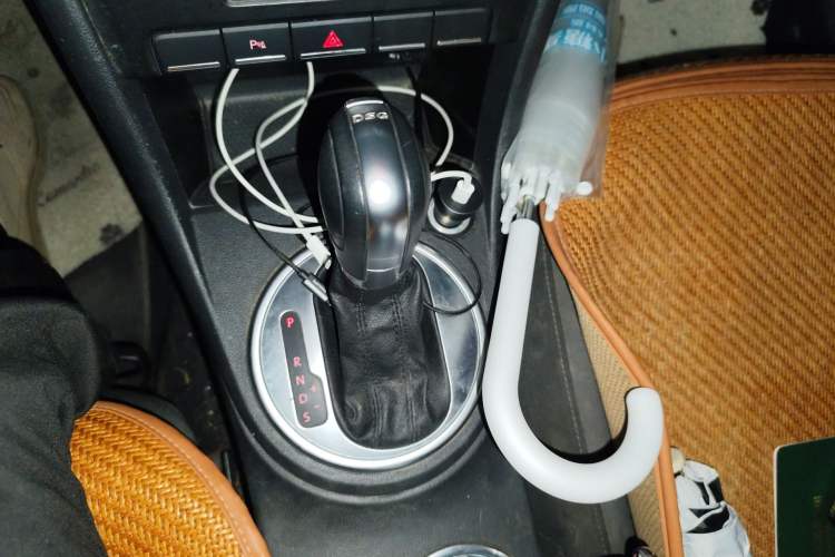 Used Volkswagen Beetle 2014 1.4TSI Luxury Model Gear Lever
