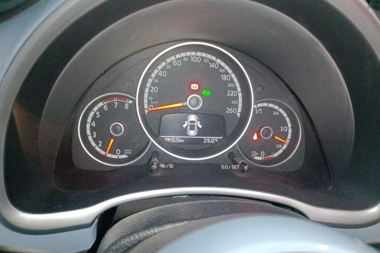 Used Volkswagen Beetle 2014 1.4TSI Comfort Model Instrument Cluster