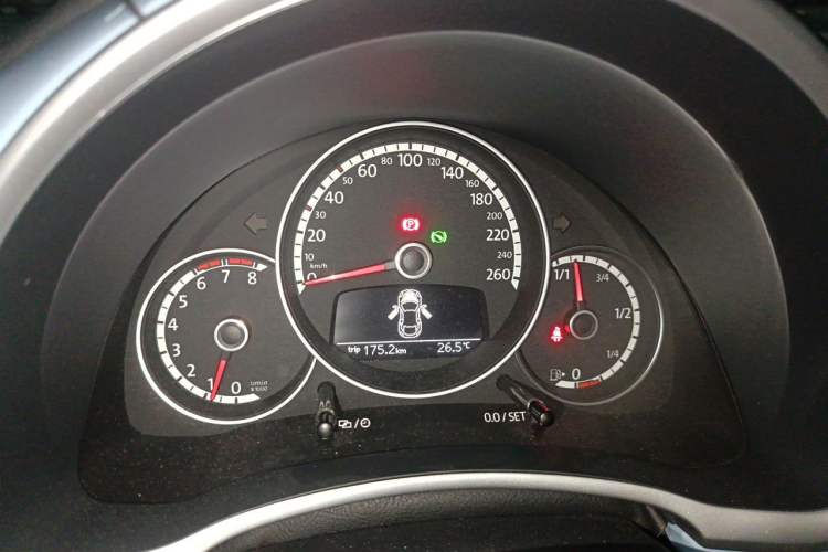 Used Volkswagen Beetle 2014 1.4TSI Fashion Edition Instrument Cluster