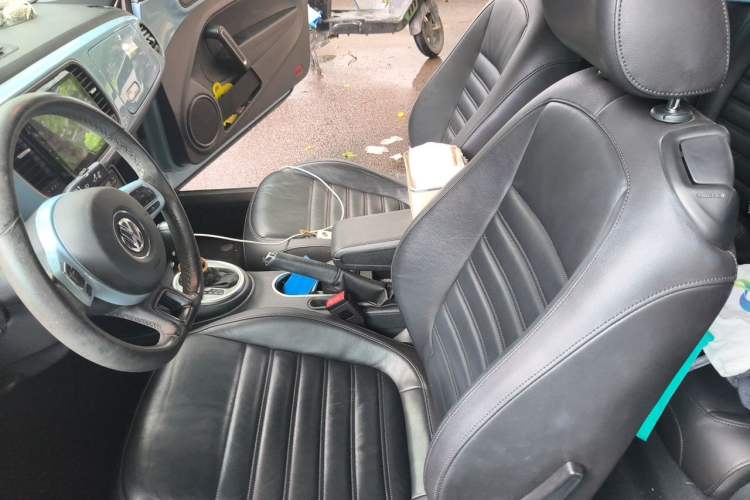 Used Volkswagen Beetle 2014 1.4TSI R-Line Left Front Seat