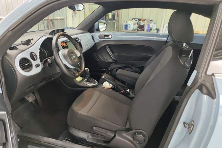 Used Volkswagen Beetle 2014 1.4TSI Fashion Edition Left Front Seat