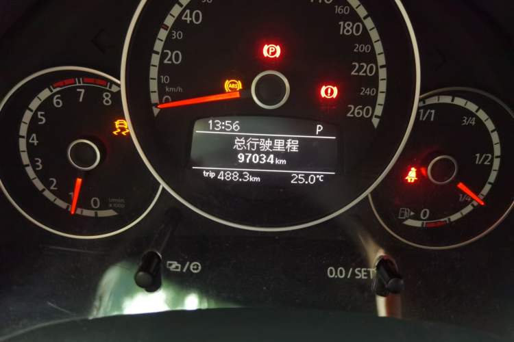 Used Volkswagen Beetle 2014 1.2TSI Fashion Edition Odometer Close Up