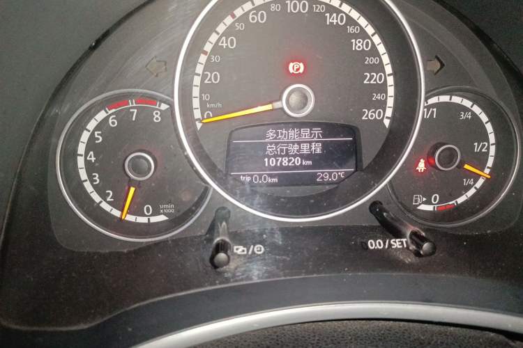 Used Volkswagen Beetle 2014 1.4TSI Comfort Model Odometer Close Up