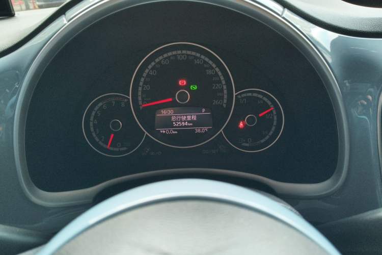 Used Volkswagen Beetle 2014 1.4TSI Fashion Edition Odometer Close Up