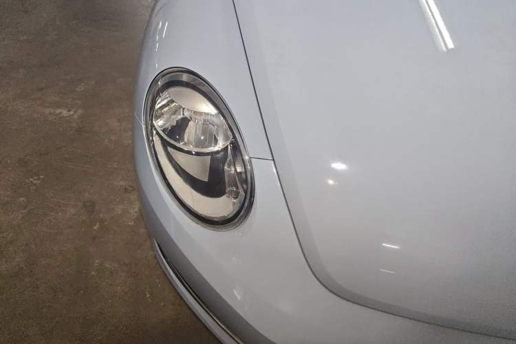 Used Volkswagen Beetle 2014 1.4TSI Fashion Edition Right Front Headlight