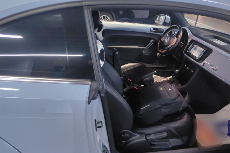 Used Volkswagen Beetle 2014 1.4TSI Fashion Edition Right Front Seat