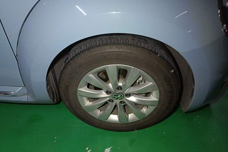 Used Volkswagen Beetle 2014 1.4TSI Fashion Edition Right Front Wheel Hub