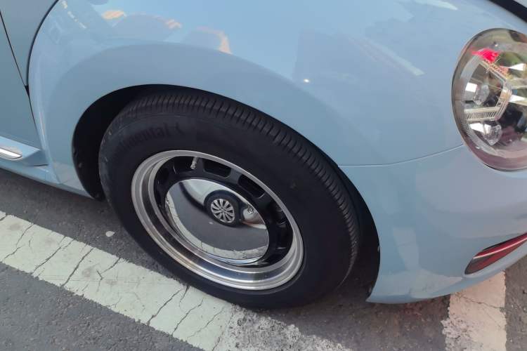 Used Volkswagen Beetle 2014 1.4TSI Fashion Edition Right Front Wheel Hub