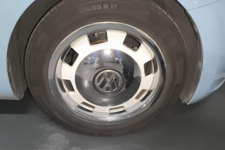Used Volkswagen Beetle 2014 1.2TSI Comfort Model Right Front Wheel Hub