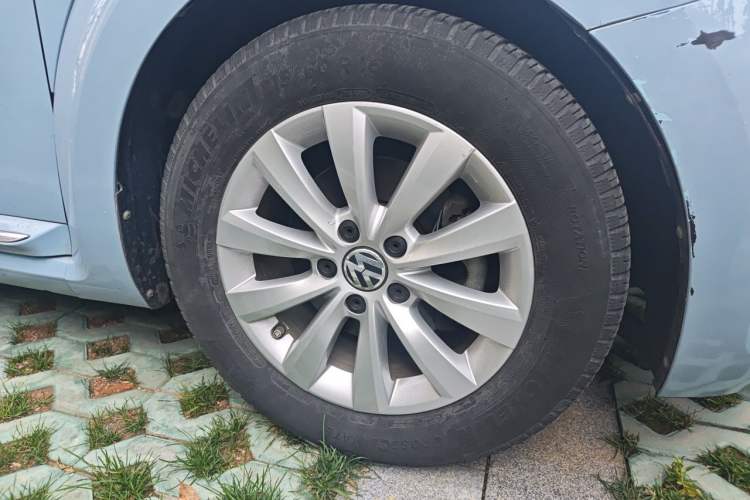 Used Volkswagen Beetle 2014 1.2TSI Fashion Edition Right Front Wheel Hub