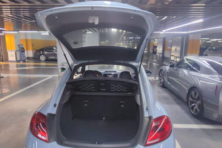 Used Volkswagen Beetle 2014 1.4TSI Fashion Edition Trunk