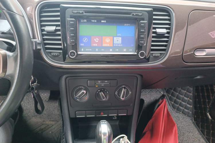 Used Volkswagen Beetle 2014 1.2TSI Fashion Edition Audio And AC Panel