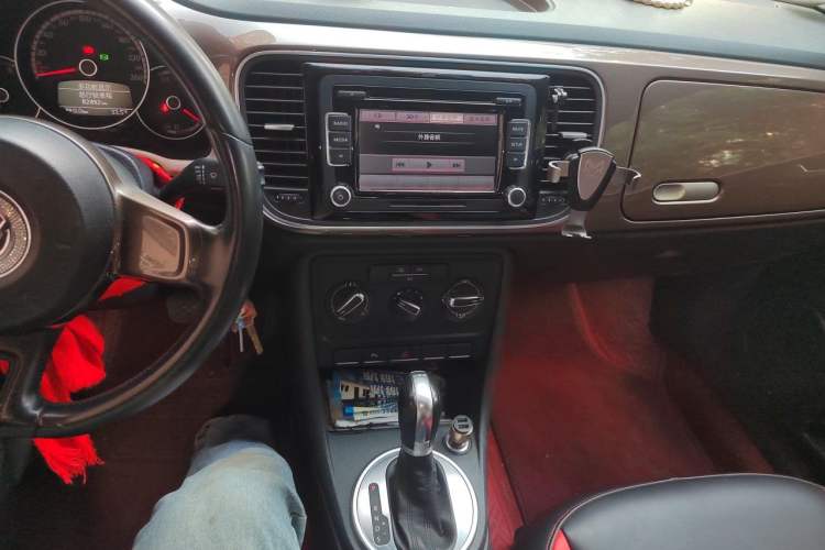 Used Volkswagen Beetle 2014 1.2TSI Fashion Edition Audio And AC Panel