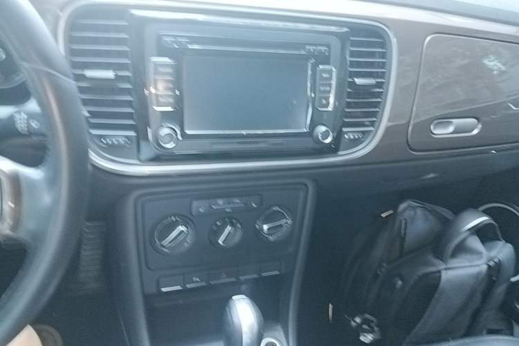 Used Volkswagen Beetle 2014 1.2TSI Comfort Model Audio And AC Panel