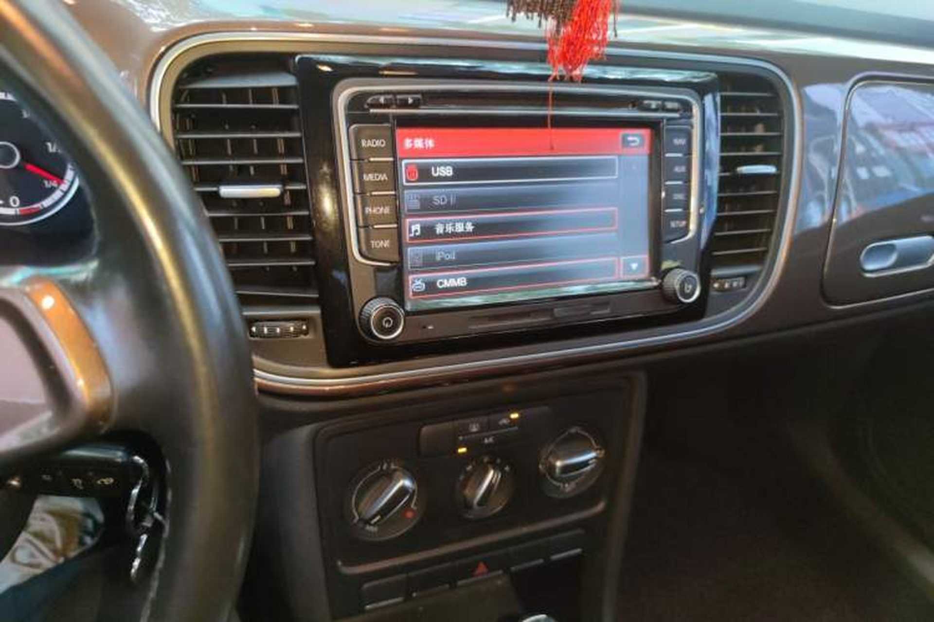 Used Volkswagen Beetle 2014 1.4TSI Fashion Edition Audio And AC Panel