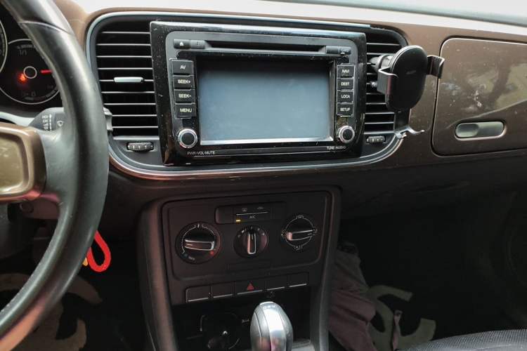 Used Volkswagen Beetle 2014 1.4TSI Fashion Edition Audio And AC Panel