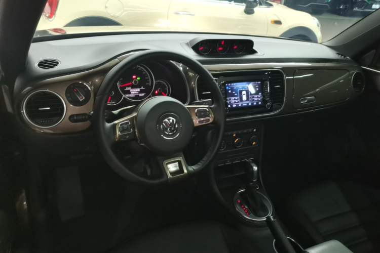 Used Volkswagen Beetle 2014 1.4TSI R-Line Center Console