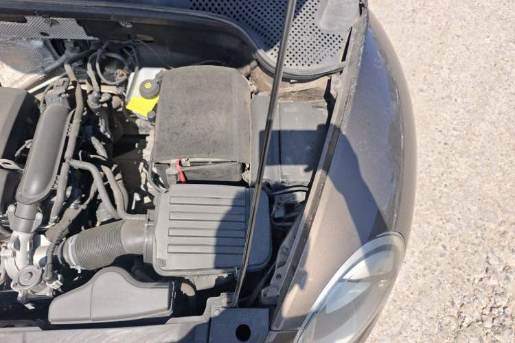 Used Volkswagen Beetle 2014 1.2TSI Fashion Edition Engine Bay Left