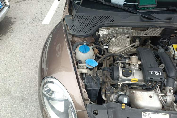 Used Volkswagen Beetle 2014 1.2TSI Fashion Edition Engine Bay Right