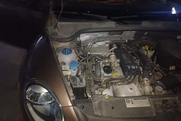 Used Volkswagen Beetle 2014 1.2TSI Fashion Edition Engine Bay Right