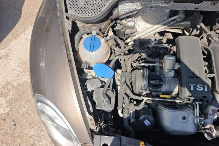 Used Volkswagen Beetle 2014 1.2TSI Fashion Edition Engine Bay Right