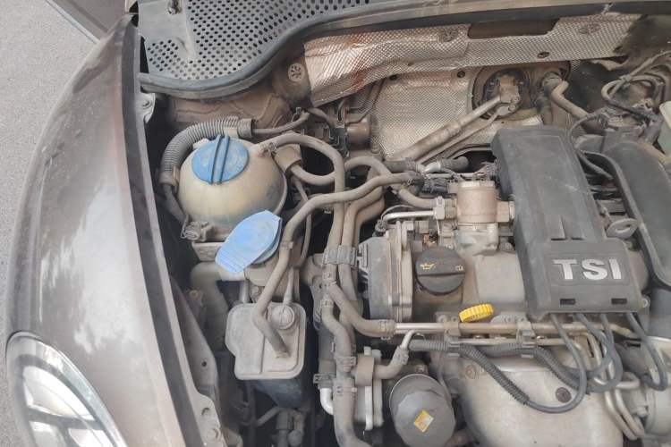 Used Volkswagen Beetle 2014 1.2TSI Fashion Edition Engine Bay Right